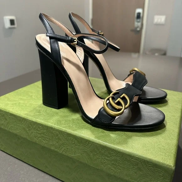 Gucci | Shoes | Gucci Black And Gold Heels With Block Heel  display picture 2